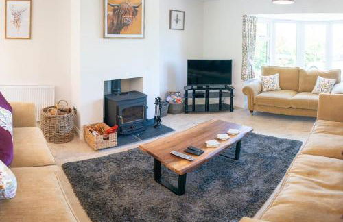 Country Crabtree Bungalow with large wild garden - Photo 13