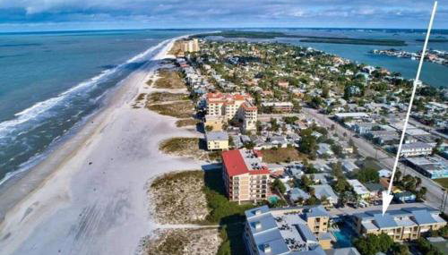 Coastal Condo Amazing Location! 50 Steps to the Beach - Foto 5