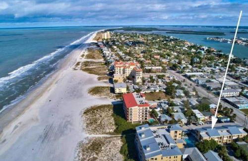 Coastal Condo Amazing Location! 50 Steps to the Beach - Photo 5