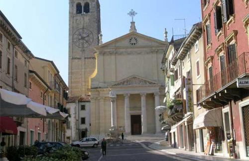 Aurora Appartamenti - a 150m dall Ospedale Sacro Cuore - Foto 26