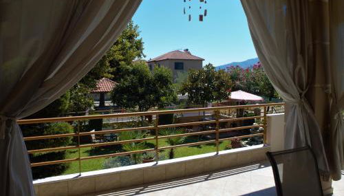 Family resort in Nea Vrasna - Foto 5, Garden view