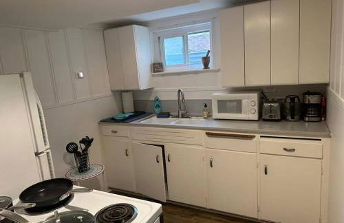 Roomy Oasis DC area pet friendly - Foto 10