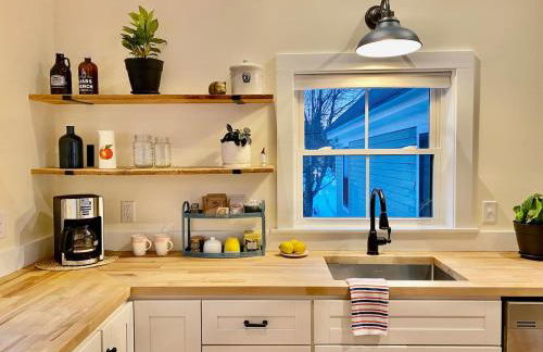 Duplex Farmhouse Rental Walk to Downtown - Foto 55