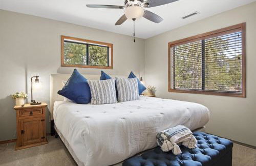 2 Living Rooms Fires Quick Drive Downtown - Foto 33