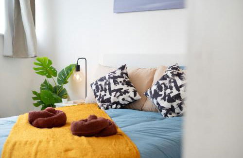 Spacious - 3 Bed - Free Parking - by Holiday Homes - Foto 11