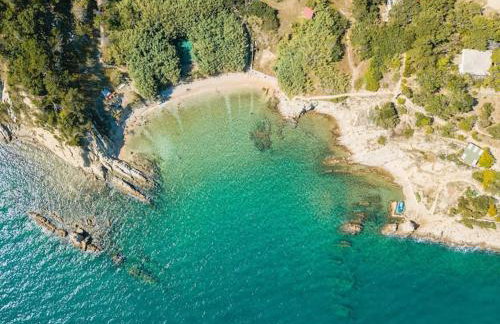 Mila's pet friendly holiday house with private beach place and sunbeds included - Photo 35