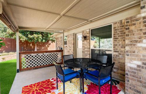 DFW 3BR Luxury Family Escape with Pool and Game Room - Foto 50