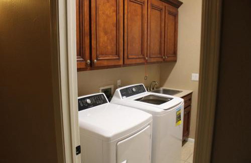 Arts, Fenced Private Pool, Fire World - Foto 41