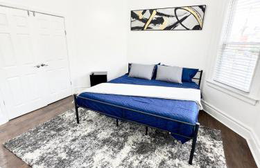 Sleeps 8, Stylish Home, Great Access NYC & EWR - Photo 8