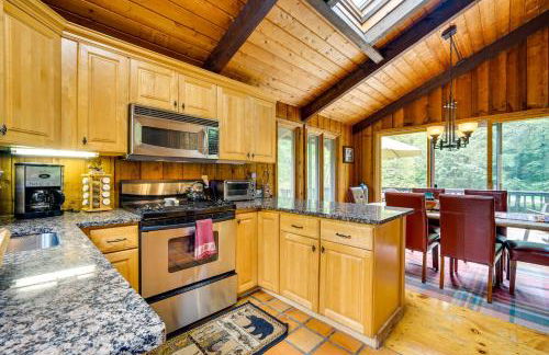 Jamaica Vacation Home with Deck 8 Mi to Skiing! - Foto 9