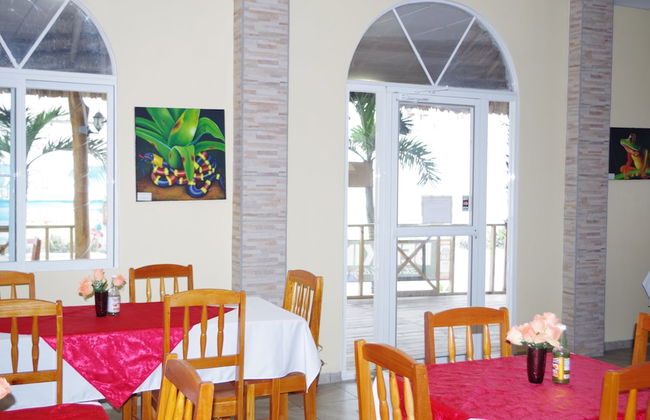 Tropicana Condominiums - Foto 19