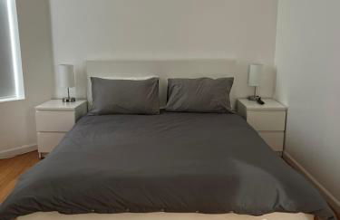 Adorable 2 bedroom with free street parking - Foto 16