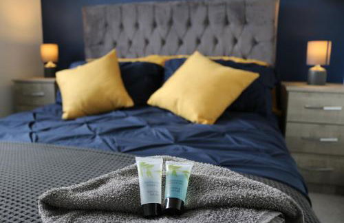 3 Bed Home for Contractors & Relocators with Parking, Garden & WiFi 5 mins walk to Town Centre & Train Station - Foto 8