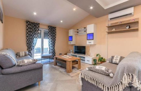 6 Bedroom Lovely Home In Ceranje Gornje - Foto 3