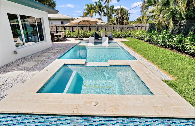 Stunning Poolside Luxury Retreat - Foto 30