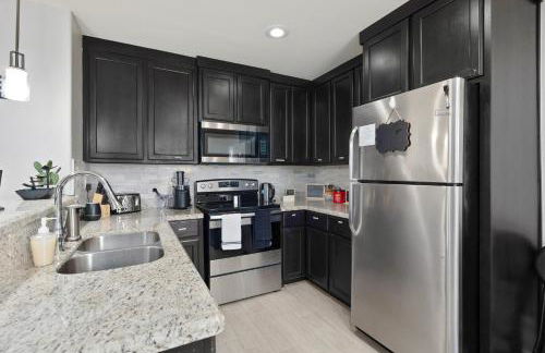 Stylish Furnished 2Bd 2Ba Apartment with Wifi Close to Shopping and Entertainment in McAllen Month to month contract on long term stays - Foto 4