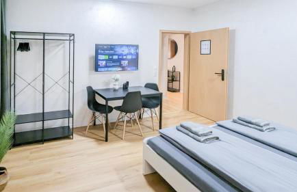 ALFA 4 Zimmer Apartment 8 Personen TV WIFI WM I 4BR 7Beds I 8 people I Kitchen l Bathroom - Foto 12