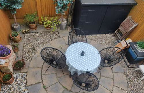 Restful and Cosy 4 Bed Home Minutes from the Beach - Foto 8