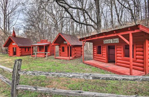 Enchanting Forested Cabin with Fire Pit and Grill - Foto 38