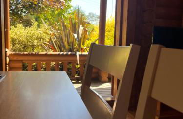 Beautiful 2 Bedroom Log Cabin With Private Hot Tub - Elm - Foto 9