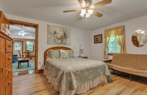 Cozy Bungalow Just Minutes from Mystic, Westerly Beaches, Boating and Casinos! bungalow - Foto 4