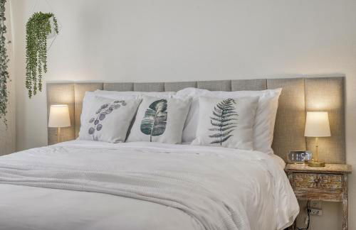 Zen Haus Garden Retreat, prime location, Luxe amenities - Photo 2