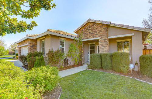 7 Mi to Dtwn Home with Fenced Yard in Roseville! - Foto 1