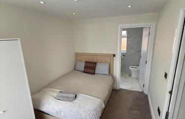 5 bedroom house in Orpington bromley - Photo 17
