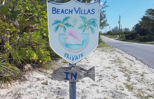 Spacious Villa On The Beach - Photo 35