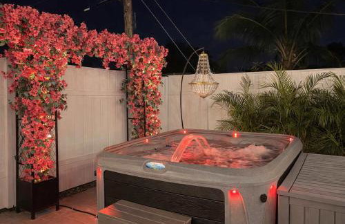 5 Min to Beach - Heated Pool Hot Tub 85 TV's BBQ Games - Foto 5