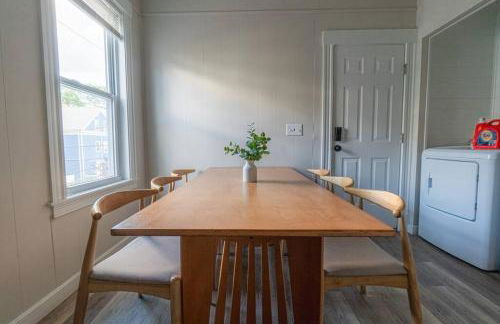 Walk to Downtown Salem with Arcade- Free Parking! - Foto 12