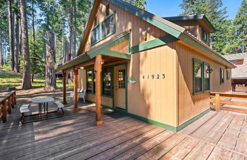 Toste Cabin- Spacious 3BR Cabin in East Village! - Foto 1