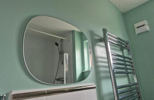 Beautiful home with 3 beds in 3 seperate rooms in Durham free parking - Foto 18