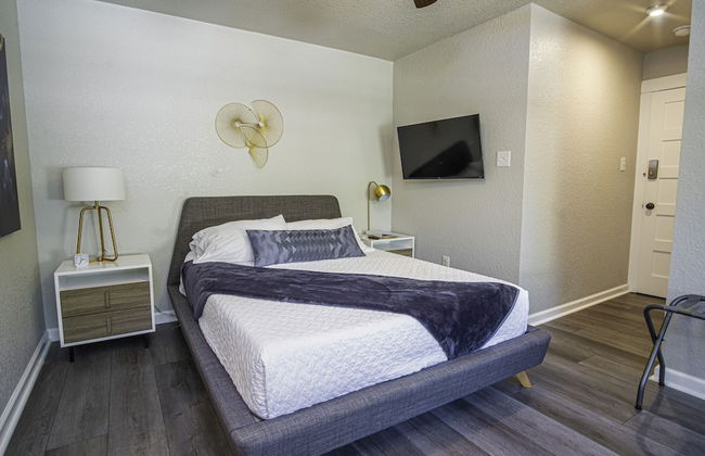 Chic Downtown Farmhouse With Garden and BBQ Grill - Foto 4