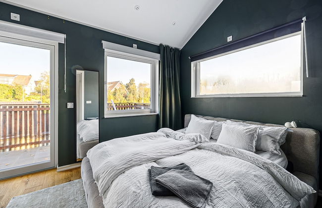 Modern Villa With Jacuzzi - Photo 24