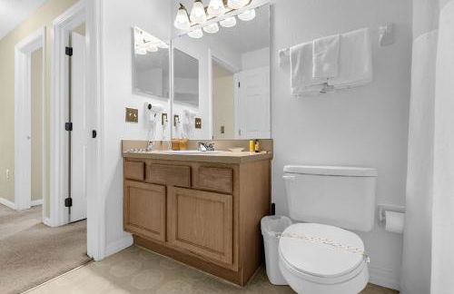 1061 Lake Berkley 4 Bed with Pool&Spa - Foto 11