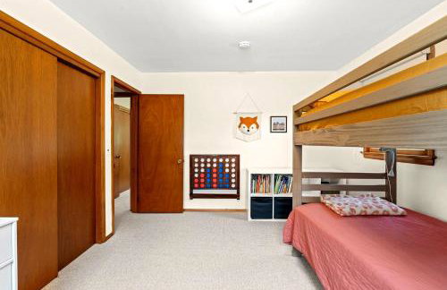 Charming Countryside Home with Yard and Office - Foto 14