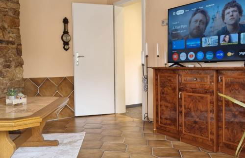 Idyllischer Ferienbungalow in ruhiger Lage mit Pool und großen Garten - Foto 4