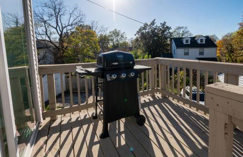 Contemporary 3-Bedroom Home with Balcony in RVA - Foto 13