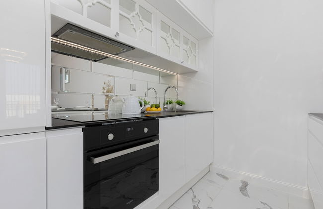 Elegant Apartment Warsaw by Renters - Photo 26