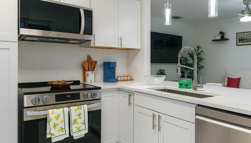 Waterfront HotTub Steps from the Airport Boat Slip - Foto 2, stove, dishwasher, pet friendly