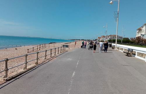 Glorious Duplex Holiday Apartment By The Sea - Photo 33