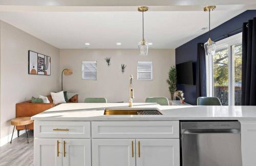 Chic Boho Retreat Near Downtown - Photo 15