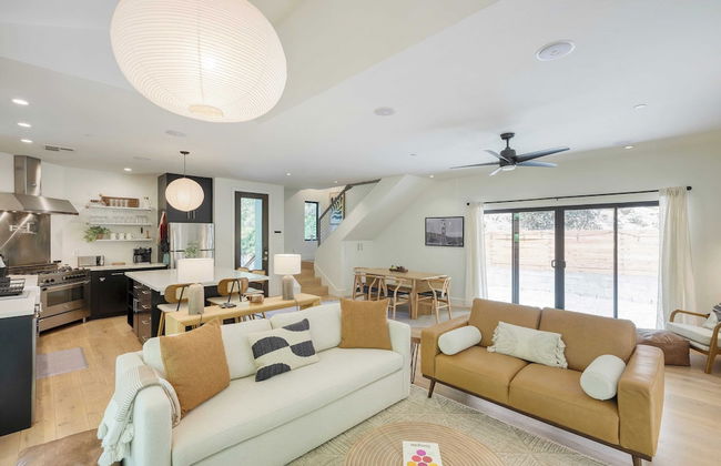 Mill Creek by Avantstay Modern Design, Patio, Hot Tub - Foto 6