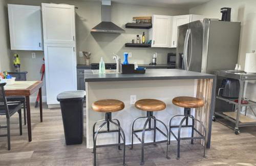 Private Quiet ADU-Guesthouse 10 mins to Airport & Downtown - Foto 10