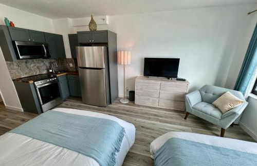 Directly on the Beach with Pool & Ocean View - Photo 14