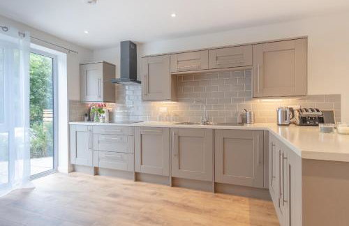 Snowdon Holiday Let, brand new home in the heart of Llanberis - Photo 3