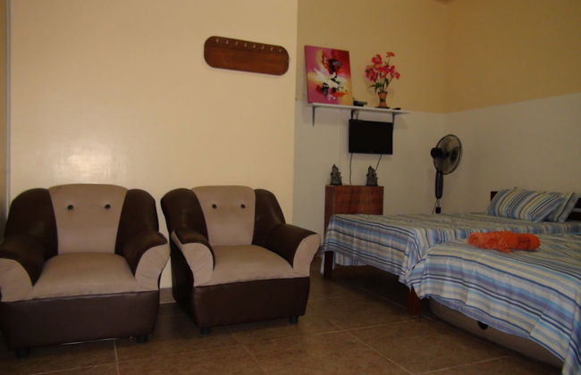 Squares Cafe and Apartments - Foto 9