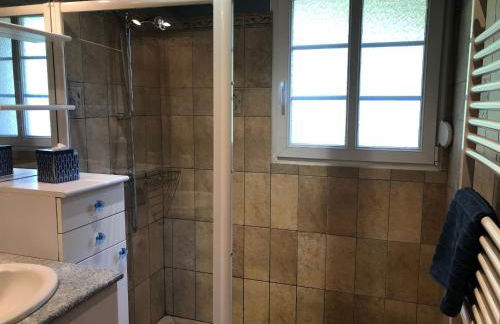 Chalet spacieux avec balcon, WiFi gratuit, proche lac et station de ski - FR-1-589-140 - Photo 19