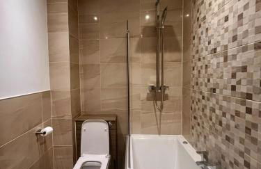 Cosy 2 Bed Retreat with FREE Secure Parking - Foto 12